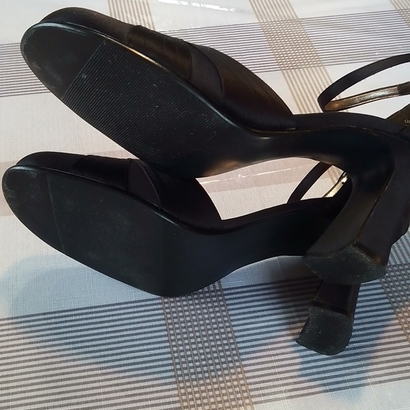 Cause & Effect Satin Shoes - Picture 6 of 7